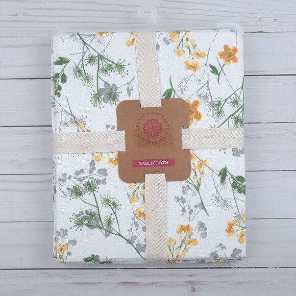 Other - Fabric Tablecloth 60x84 in Yellow Flowers Linear Floral Cotton